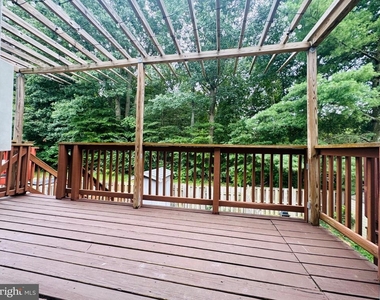 8204 Wellington Place - Photo Thumbnail 15