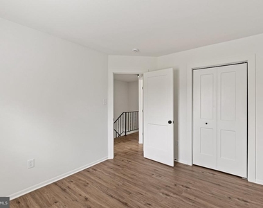 6082 Majors Lane - Photo Thumbnail 15