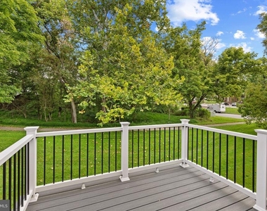 6082 Majors Lane - Photo Thumbnail 24