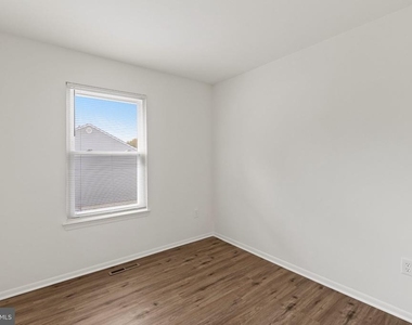 6082 Majors Lane - Photo Thumbnail 14