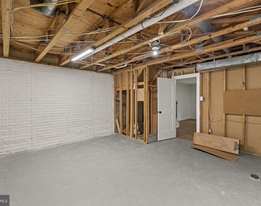 6082 Majors Lane - Photo Thumbnail 23