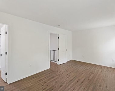6082 Majors Lane - Photo Thumbnail 12
