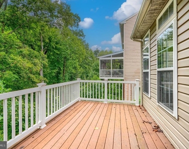 7211 Lyndsey Way - Photo Thumbnail 13