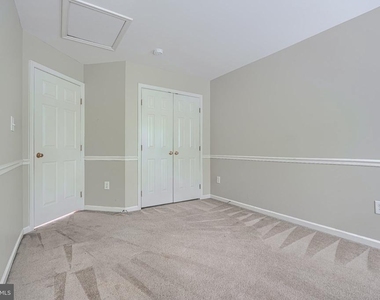 7211 Lyndsey Way - Photo Thumbnail 26