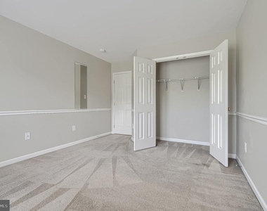 7211 Lyndsey Way - Photo Thumbnail 22