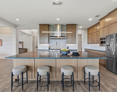 2414 Sunset Vista Cir - Photo Thumbnail 2