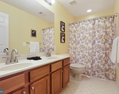 8907 Samuel Joy Way - Photo Thumbnail 27