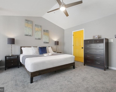 8907 Samuel Joy Way - Photo Thumbnail 2