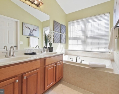 8907 Samuel Joy Way - Photo Thumbnail 21