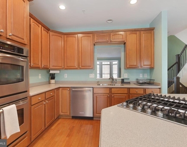 8907 Samuel Joy Way - Photo Thumbnail 6