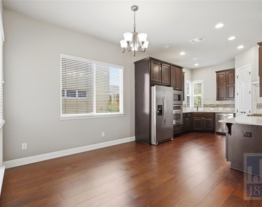 2016 Simond Ave - Photo Thumbnail 2