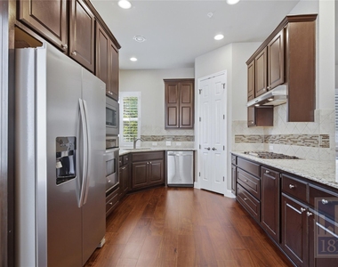 2016 Simond Ave - Photo Thumbnail 4