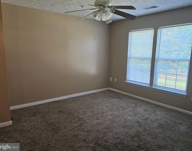 4927 Bristle Cone Circle - Photo Thumbnail 7
