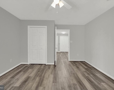 2406 Ellsworth Way - Photo Thumbnail 11