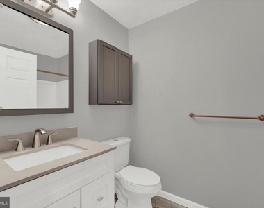 2406 Ellsworth Way - Photo Thumbnail 15