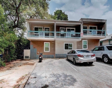 1106 22nd St - Photo Thumbnail 12
