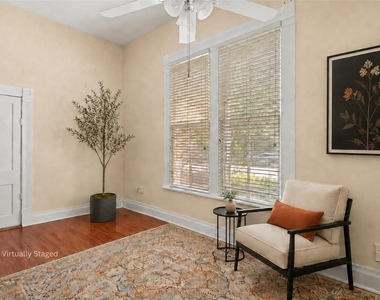 212 W 43rd St - Photo Thumbnail 3