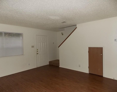 3308 Dunliegh Dr - Photo Thumbnail 2