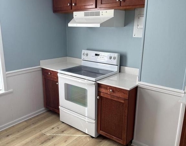 301 Washington Street - Photo Thumbnail 2