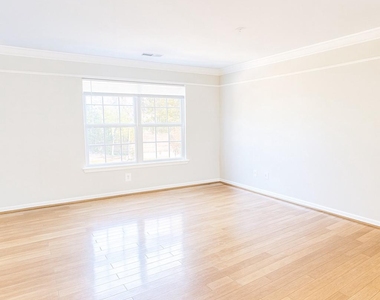 212 Cambridge Place - Photo Thumbnail 5