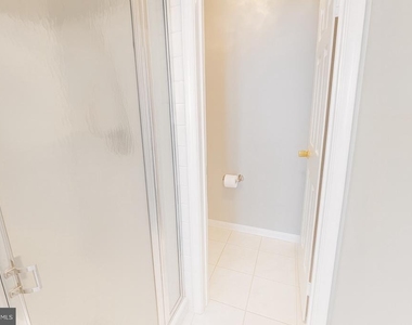 212 Cambridge Place - Photo Thumbnail 8