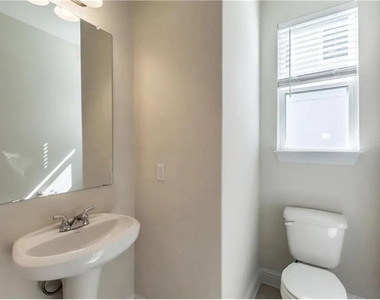 805 Vaughn St - Photo Thumbnail 8