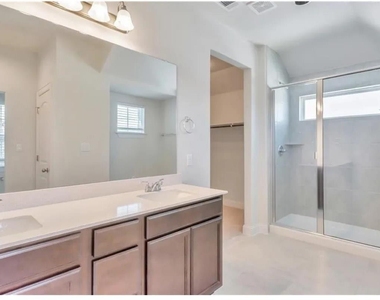 805 Vaughn St - Photo Thumbnail 20
