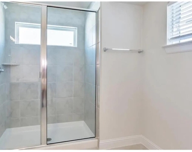 805 Vaughn St - Photo Thumbnail 12