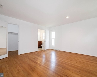 102 Greenmeadow Drive - Photo Thumbnail 10