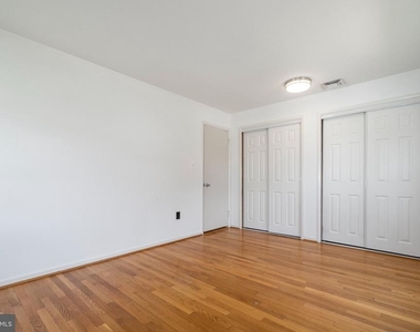 102 Greenmeadow Drive - Photo Thumbnail 14