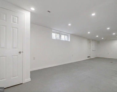 102 Greenmeadow Drive - Photo Thumbnail 21