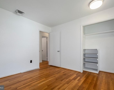 102 Greenmeadow Drive - Photo Thumbnail 16