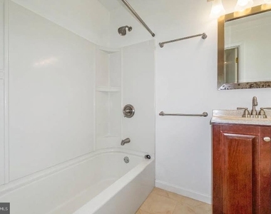 102 Greenmeadow Drive - Photo Thumbnail 11