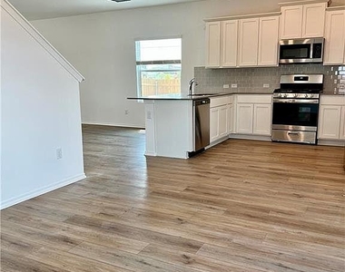 290 Silver Glen Dr - Photo Thumbnail 25