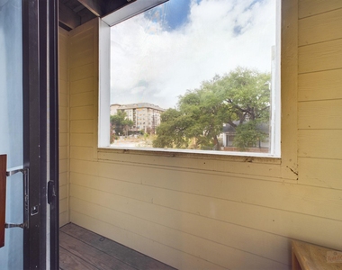 2510 San Gabriel St - Photo Thumbnail 5