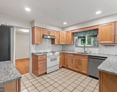 4631 Hawksbury Road - Photo Thumbnail 9