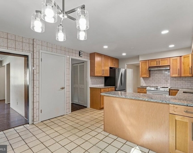 4631 Hawksbury Road - Photo Thumbnail 13