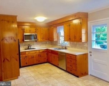 515 Towson Avenue - Photo Thumbnail 3