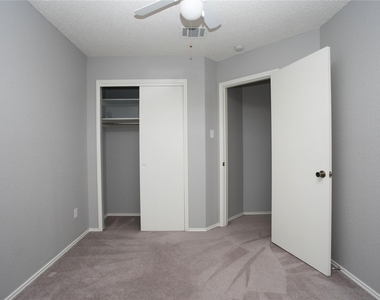 10639 Carovilli Dr - Photo Thumbnail 20