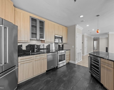 100 Harborview Drive - Photo Thumbnail 9