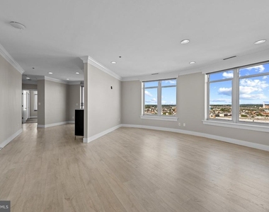 100 Harborview Drive - Photo Thumbnail 3
