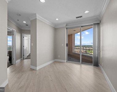 100 Harborview Drive - Photo Thumbnail 11