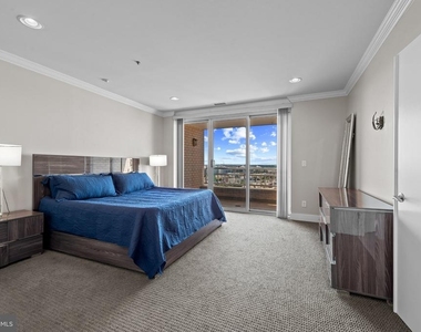 100 Harborview Drive - Photo Thumbnail 18