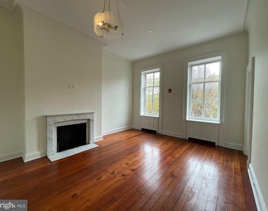 18 E Mt Vernon Place - Photo Thumbnail 17