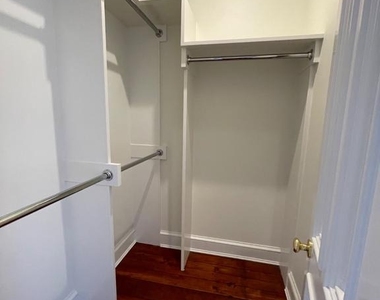 18 E Mt Vernon Place - Photo Thumbnail 14