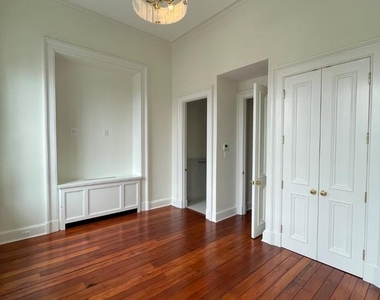 18 E Mt Vernon Place - Photo Thumbnail 11