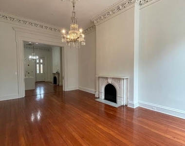 18 E Mt Vernon Place - Photo Thumbnail 3
