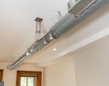 933 N Calvert Street - Photo Thumbnail 7