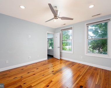 933 N Calvert Street - Photo Thumbnail 16