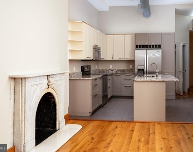 933 N Calvert Street - Photo Thumbnail 2